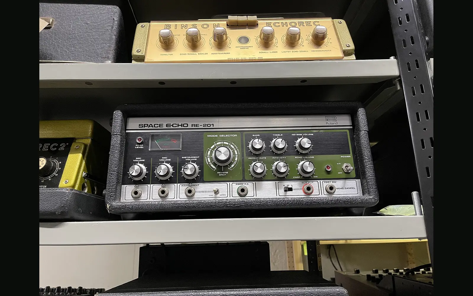 Roland Space Echo RE-201 — 1970’ler kültür arşivi