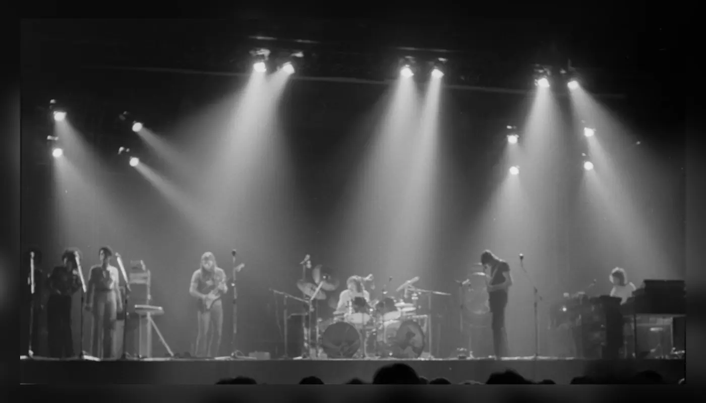 1973 yılı için hazırlanmış Oldies Radyo editoryal kapağı